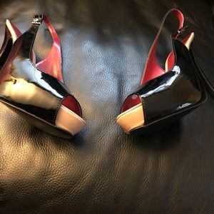 PATENT SLING BACK HEELS BLACK, RED & TAN 8.5
